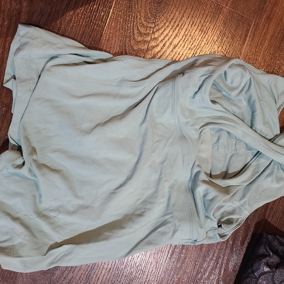 Mint/ teal tank - Picture 2 of 2